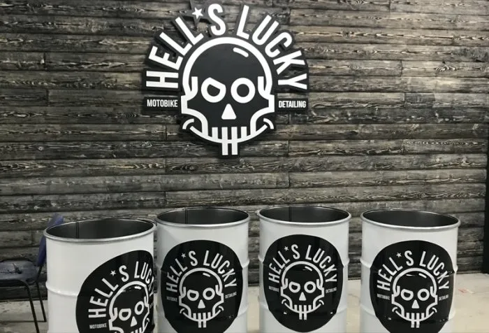 Оформление детейлинга Hell's ☠ Lucky логотипами