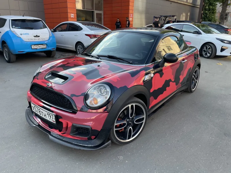 Mini Cooper в красный камуфляж